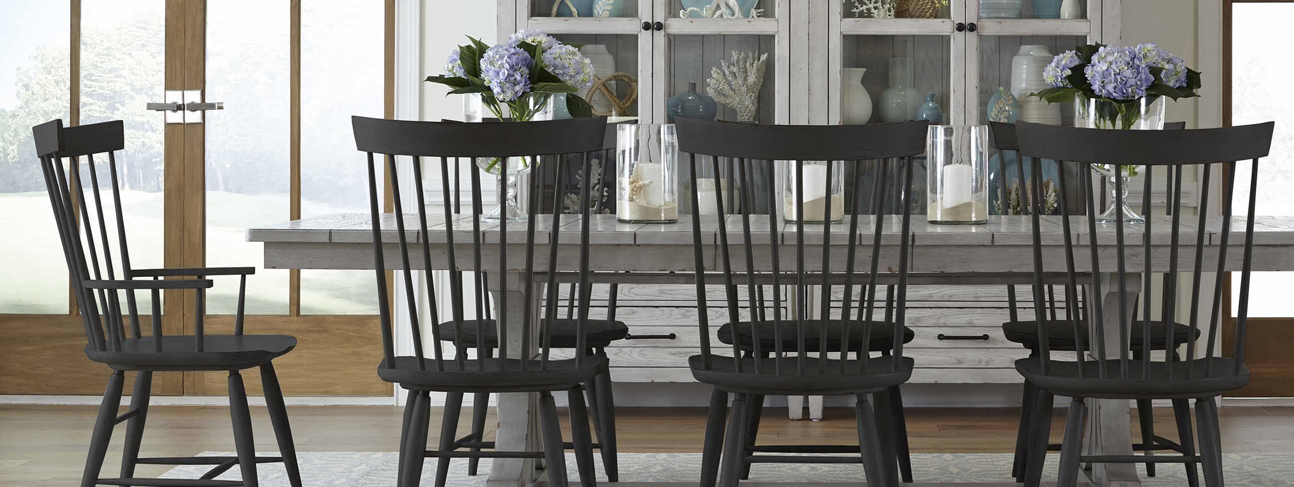 Belhaven Style Outdoor Dining Set