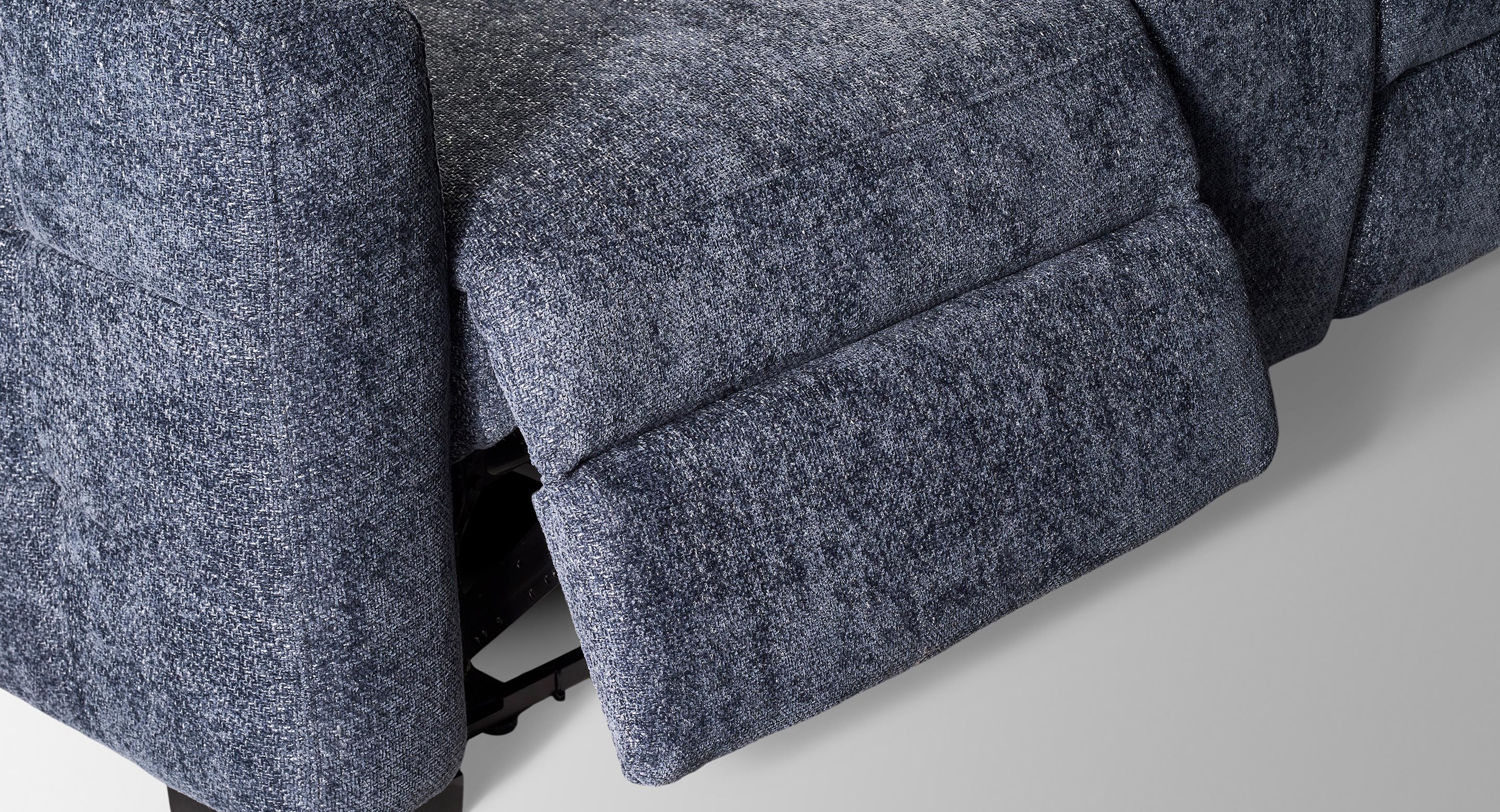 Immersive paramount sound recliner