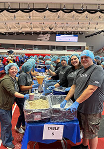 Team packing oatmeal